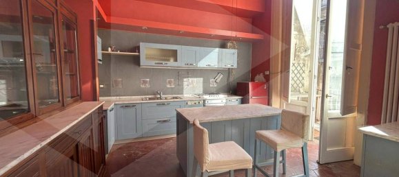 5 rooms Apartment in Naples, Italy No. 25034 9