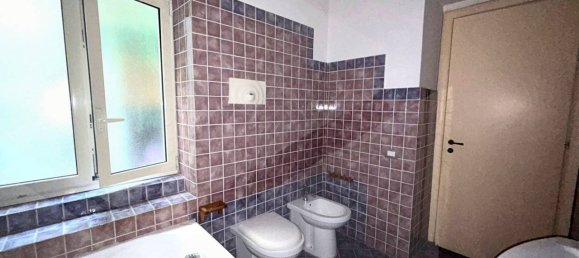 5 rooms Apartment in Naples, Italy No. 25034 25