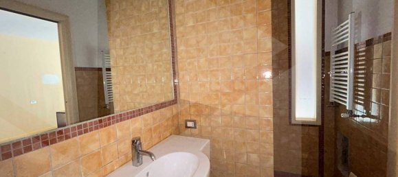 5 rooms Apartment in Naples, Italy No. 25034 13