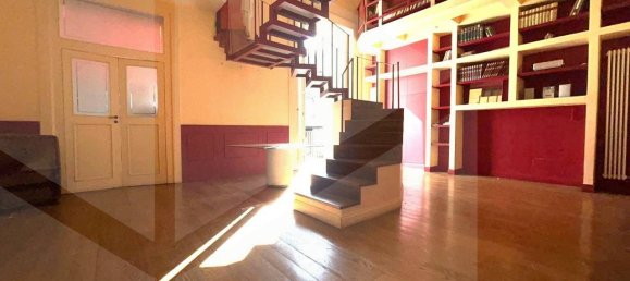 5 rooms Apartment in Naples, Italy No. 25034 5