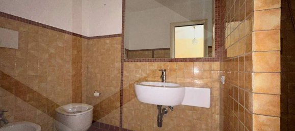 5 rooms Apartment in Naples, Italy No. 25034 14