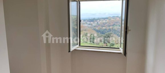 Квартира с 3 спальнями в Формелло, Италия № 137104 17