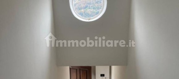 Квартира с 3 спальнями в Формелло, Италия № 137104 4