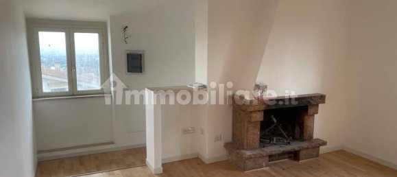 Квартира с 3 спальнями в Формелло, Италия № 137104 18