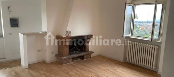 Квартира с 3 спальнями в Формелло, Италия № 137104 15