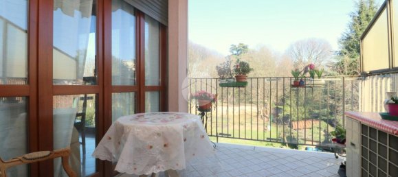 3 rooms Apartment in Rho, Italy No. 12812 6