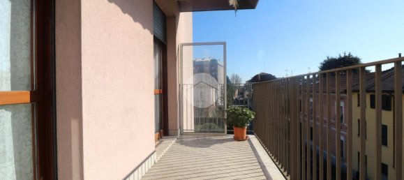 3 rooms Apartment in Rho, Italy No. 12812 10
