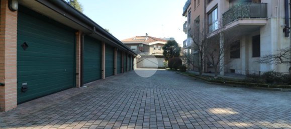 3 rooms Apartment in Rho, Italy No. 12812 24