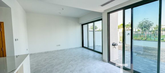 4 bedrooms Townhouse in Dubai Land, UAE No. 28837 2
