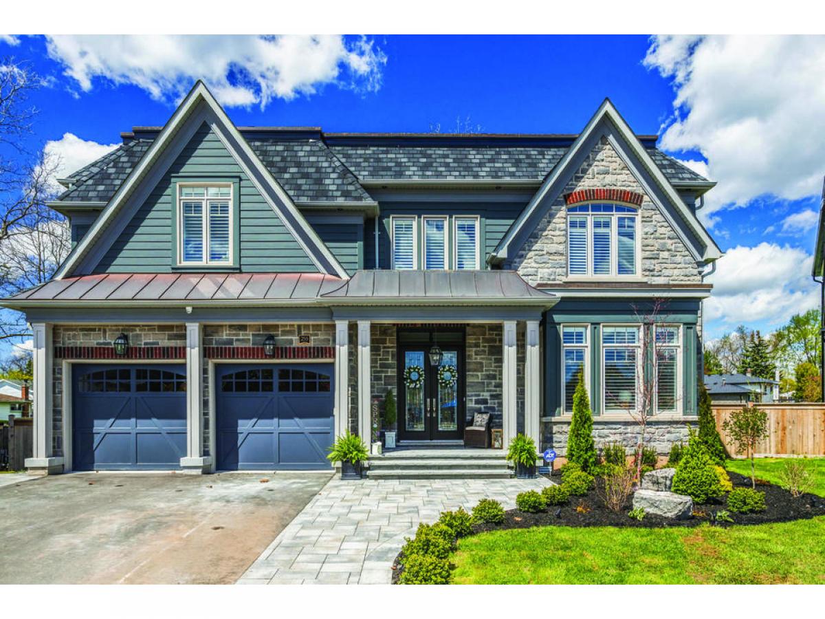 Casa de 4 dormitorios en Oakville, Canada No. 485