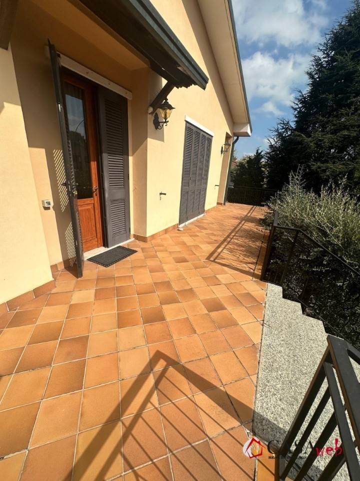 2 bedrooms Villa in Bellinzago Lombardo, Italy No. 4208