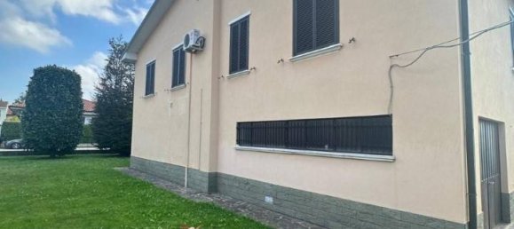 2 bedrooms Villa in Bellinzago Lombardo, Italy No. 4208 17