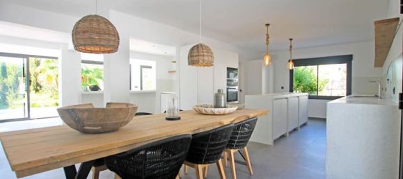 Casa de 4 dormitorios en Moraira, Spain No. 177223 7