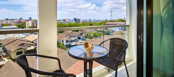 2 bedrooms Condo in Pattaya, Thailand No. 2474 18