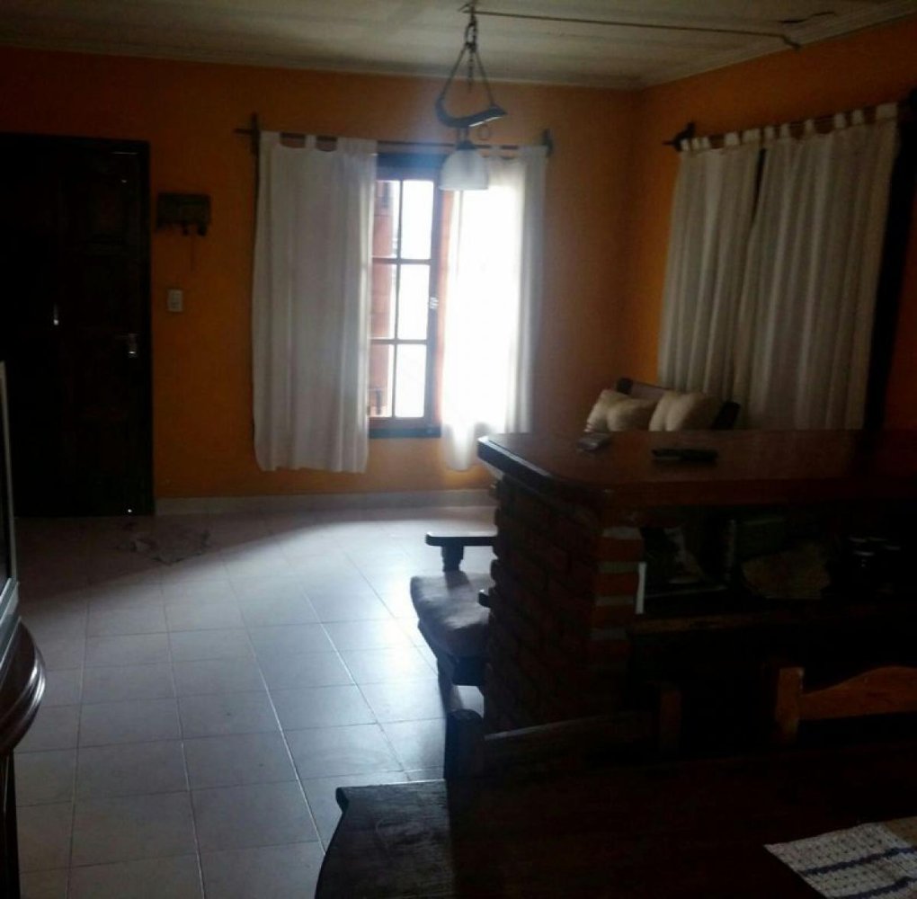 3 bedrooms House in Mar del Plata, Argentina No. 85587