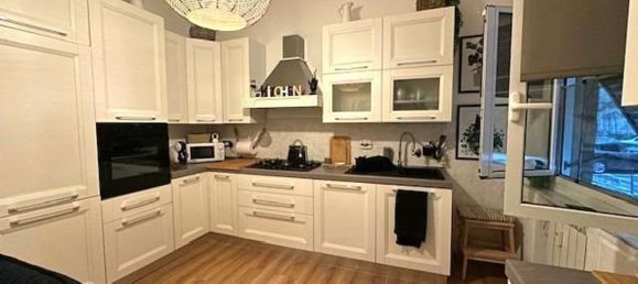 4 Schlafzimmer Wohnung in Genoa, Italy, Nr. 339986 2