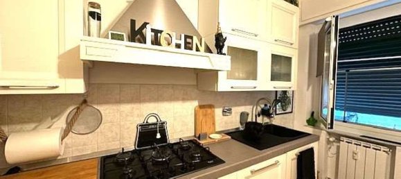 4 Schlafzimmer Wohnung in Genoa, Italy, Nr. 339986 5