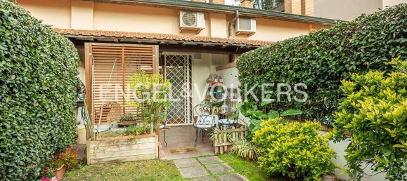 Дом с 2 комнатами в Рим, Италия № 132399 3