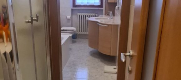 4-salle Appartement à Asti, Italy No. 170723 15