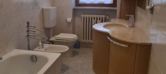 4-salle Appartement à Asti, Italy No. 170723 16