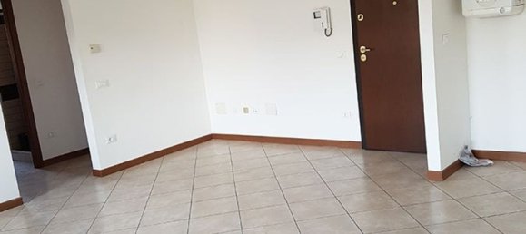 3 rooms Apartment in Malalbergo, Italy No. 99803 4