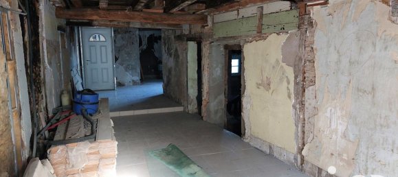 5 rooms Apartment in Autun, France No. 190783 2