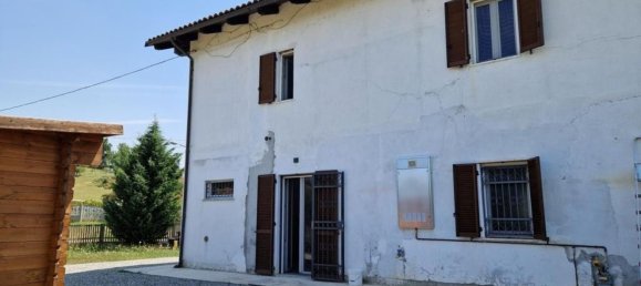 5 bedrooms House in Asti, Italy No. 317454 2