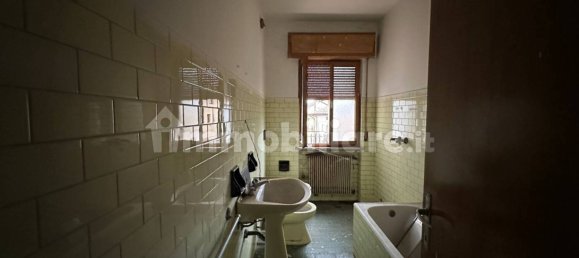 4غرفة عقار تجاري في Udine, Italy رقم 15711 20