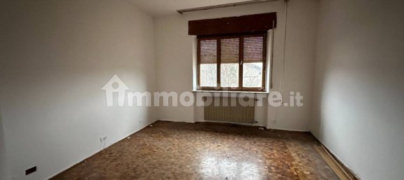 4غرفة عقار تجاري في Udine, Italy رقم 15711 17