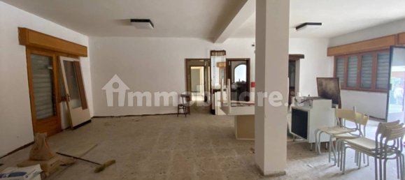 4غرفة عقار تجاري في Udine, Italy رقم 15711 8