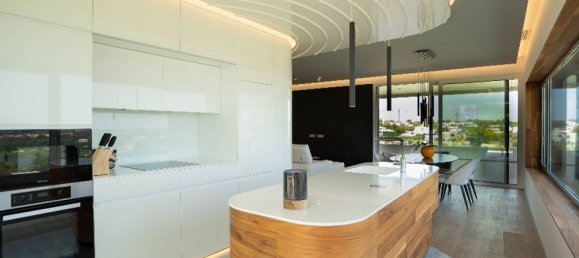 Apartamento de 3 dormitorios en Dehesa De Campoamor, Spain No. 178456 12