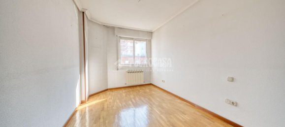 Apartamento de 3 dormitorios en Palencia, Spain No. 190682 4