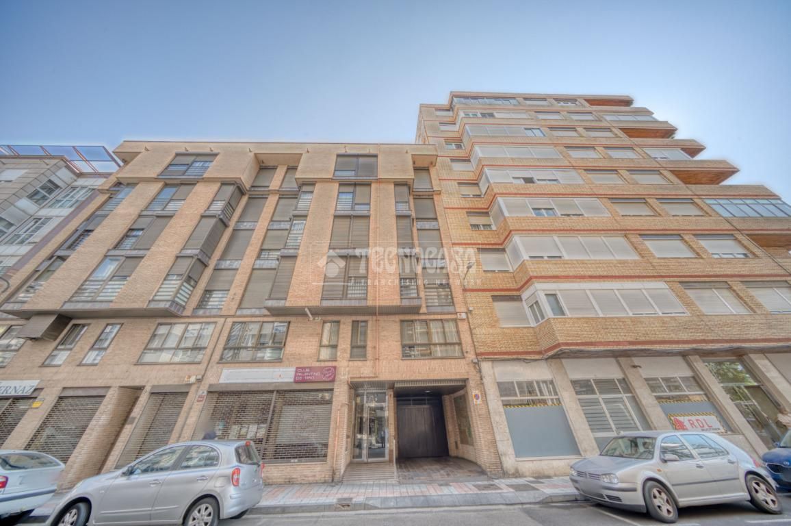 Apartamento de 3 dormitorios en Palencia, Spain No. 190682