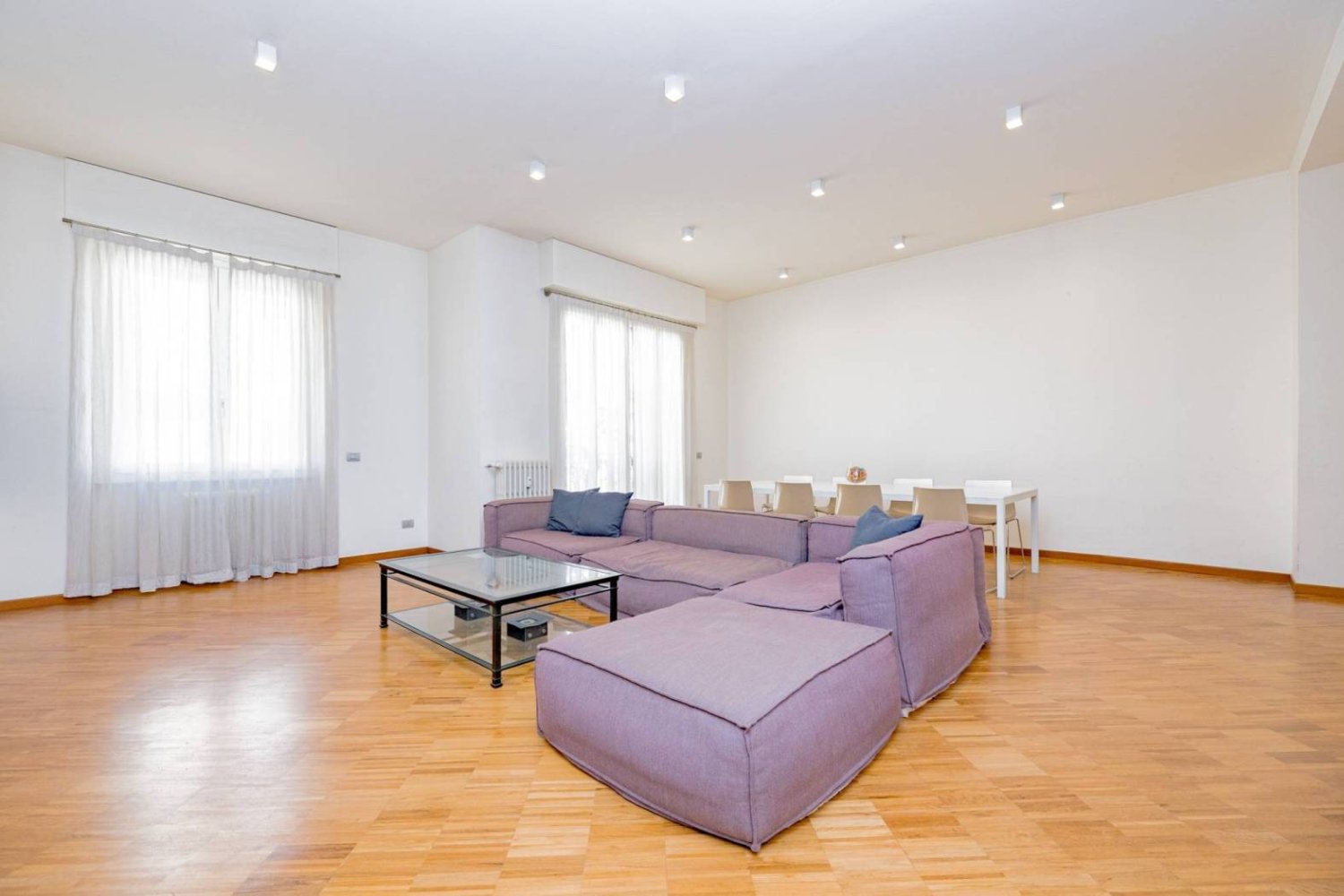 3 Schlafzimmer Wohnung in Milan, Italy, Nr. 240933