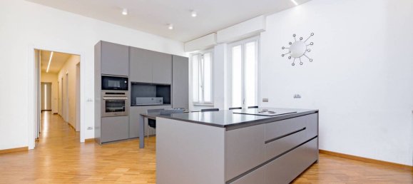 3 Schlafzimmer Wohnung in Milan, Italy, Nr. 240933 21