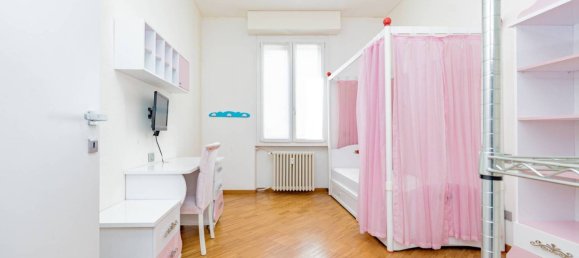 3 Schlafzimmer Wohnung in Milan, Italy, Nr. 240933 46