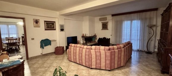 Casa de 8 habitaciónes en Pisa, Italy No. 210223 10