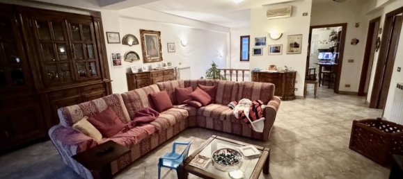 Casa de 8 habitaciónes en Pisa, Italy No. 210223 13