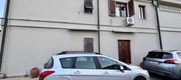 Casa de 8 habitaciónes en Pisa, Italy No. 210223 3