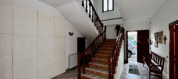 Casa de 8 habitaciónes en Pisa, Italy No. 210223 5