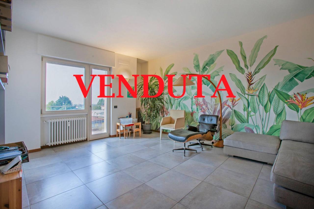 Apartamento de 4 divisões em Bergamo, Italy N.º 230340