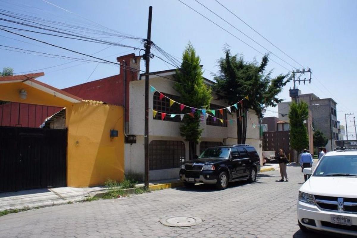 252m² Office in Mexico No. 202297