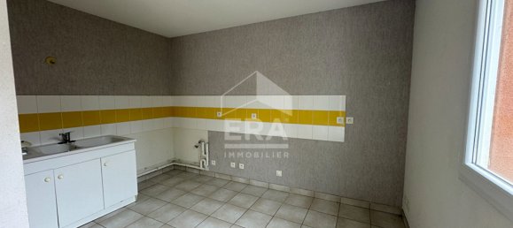 3 Schlafzimmer Wohnung in Chateauroux, France, Nr. 267652 4