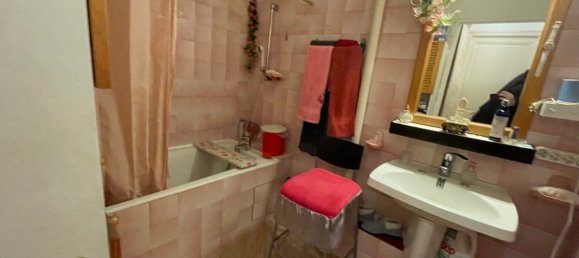 Apartamento de 2 dormitorios en Reims, France No. 249353 12