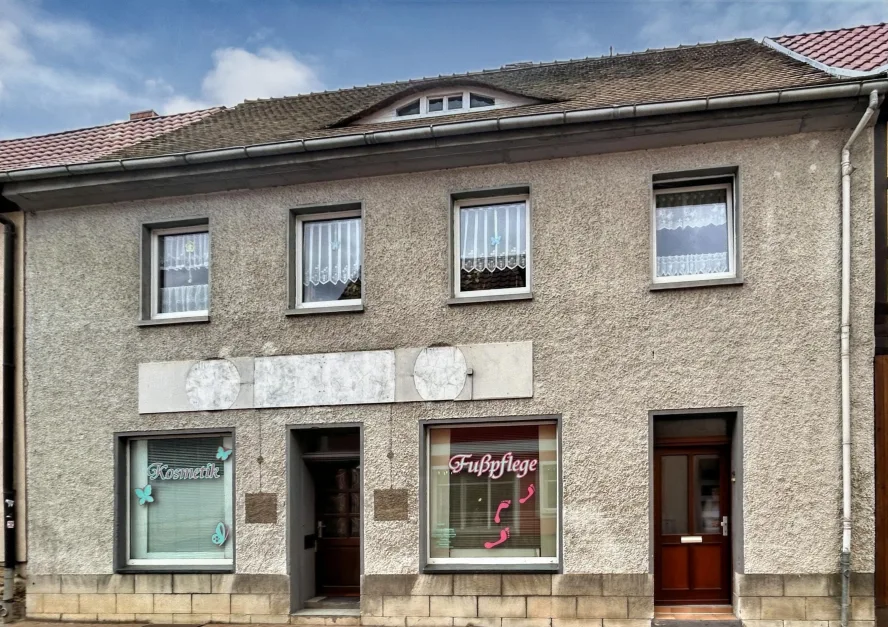 Здание с 4 комнатами в Кифхойзер, Германия № 273127