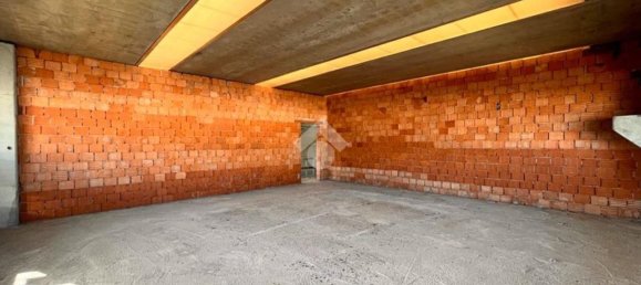  مستودع في Camisano, Italy 775متر مربع رقم 85811 9