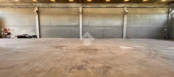  مستودع في Camisano, Italy 775متر مربع رقم 85811 28