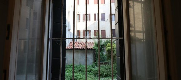 2 bedrooms Apartment in Venice, Italy No. 287935 8