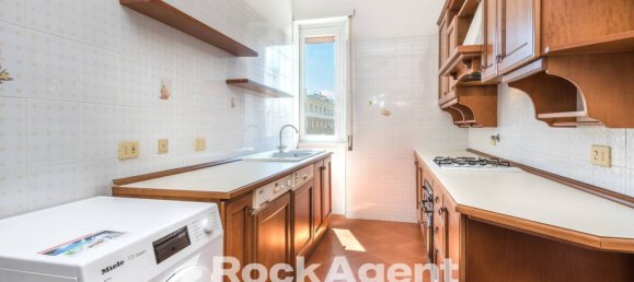 1 bedroom Apartment in Rome, Italy No. 290296 5