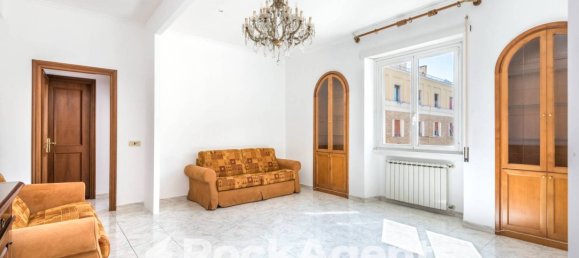 1 bedroom Apartment in Rome, Italy No. 290296 10